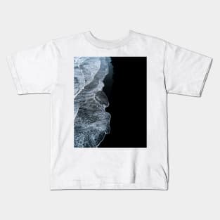 Minimalist waves and black sand beach in Iceland - Landscape Photography Kids T-Shirt